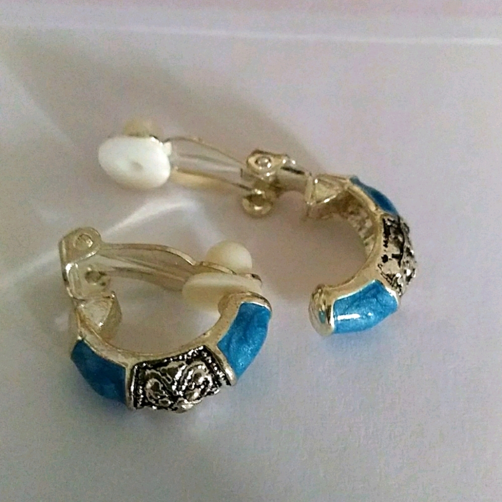 Alexandra Huggie Clip On Earrings Turquoise & Silver Tone - Picture 2 of 3